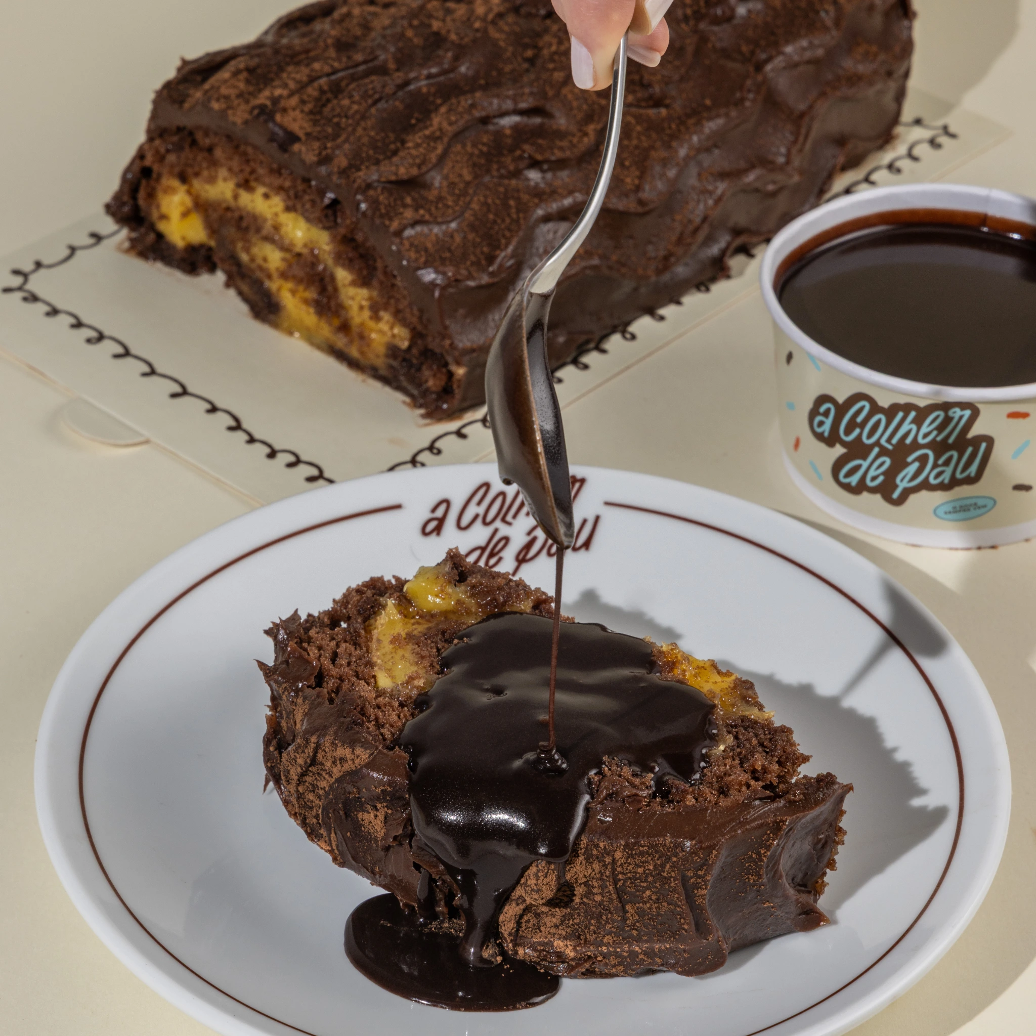 Rocambole de Chocolate com Baba de Moça